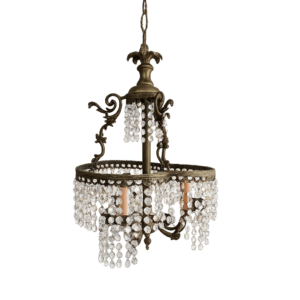 Lampadario chandelier in ottone con cristalli pendenti a cascata, stile classico elegante, punti luce effetto candela, ideale per salotto e sala da pranzo.